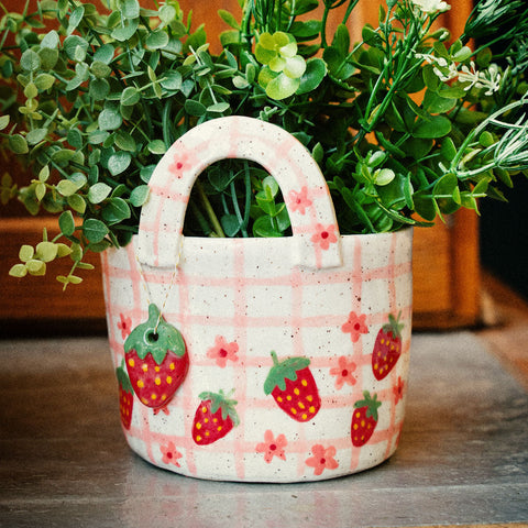 April | Market Day Berry Basket Vase