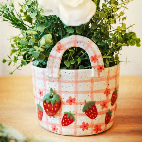 April | Market Day Berry Basket Vase